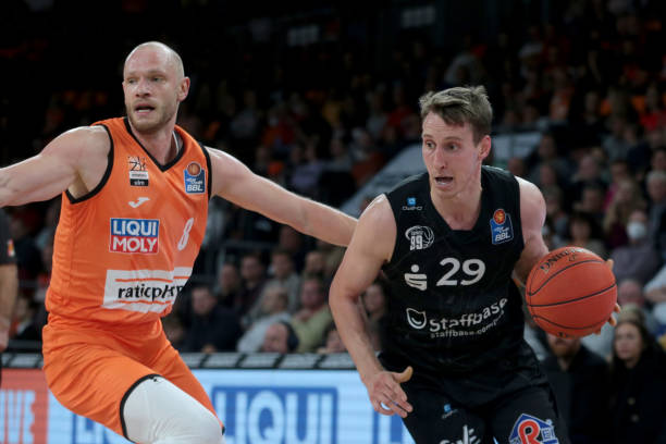 球员之间的 球员之间的